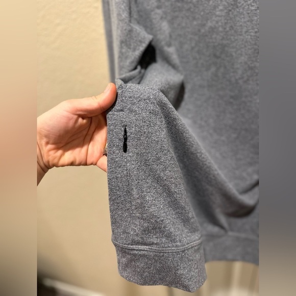 Peloton Men’s Dreamblend Crewneck Pullover Heather Gray , size Small - Picture 3 of 10
